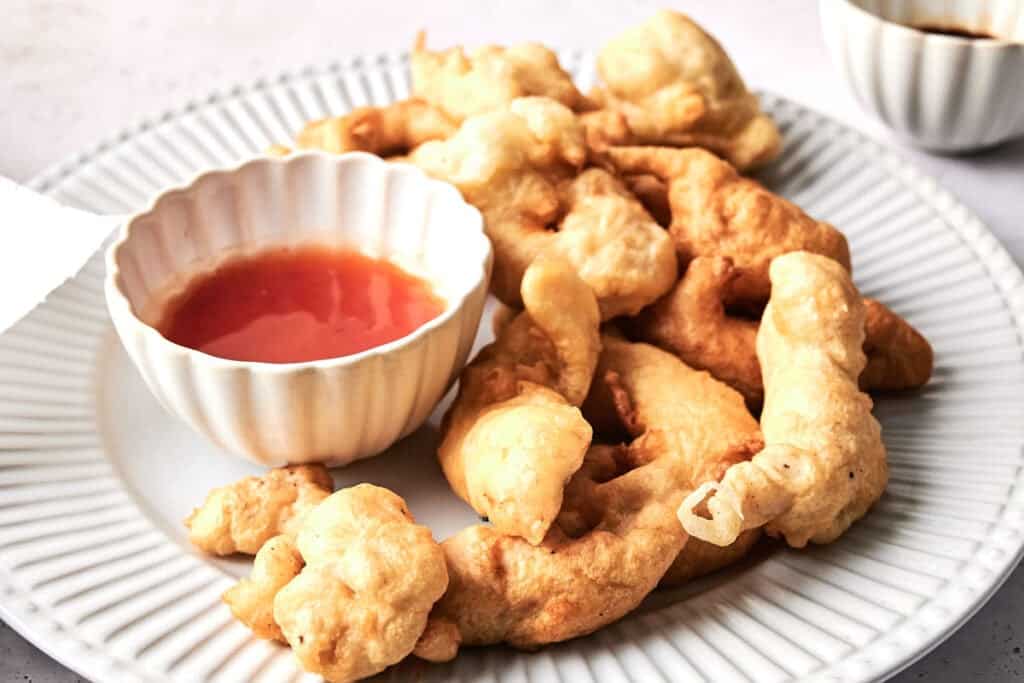 Crispy chicken tempura served with sweet chili dipping sauce