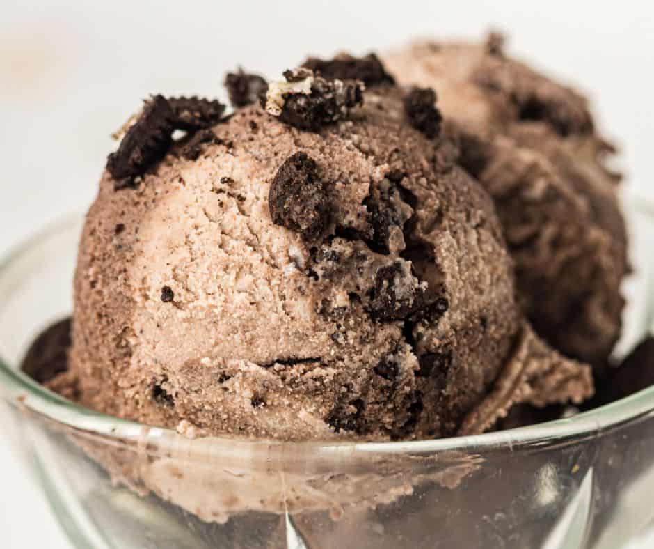 Easy Ninja Creami Cookies and Cream - Hungry Cooks Kitchen